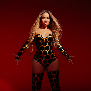 玩弄两个闷骚老熟女
